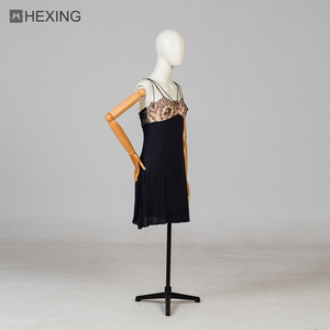 Maniquí de busto con articulaciones móviles, brazos de madera - Product Image 5