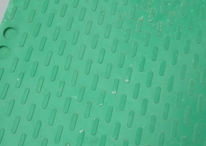 Pavimentazione per Allevamento Suini, Piastra Antipercolazione per Scrofe, Pavimento a Griglia in Plastica BMC per Suini - Product Image 5