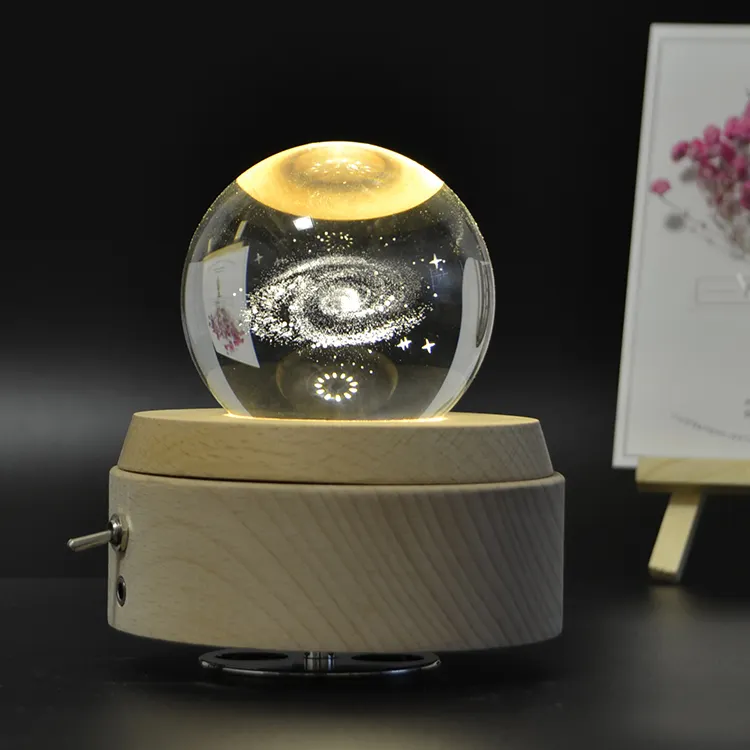 カスタム回転ウッドベースDIYロマンチッククリスタルボールクリスマスオルゴール卸売USBレジンキッズ木製オルゴール