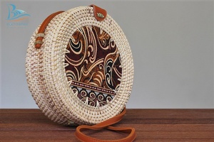 กระเป๋าหวายสะพายไหล่โบฮีเมียนจากเวียดนาม - Product Image 3