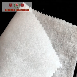 Fabricación china de polietileno forro de guata de poliéster al por mayor no tejida perforada aguja acolchado guata utilizado como guantes battings - Product Image 1