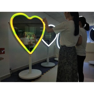 Photomaton miroir magique, structure de photomaton miroir pour selfies, photomaton rétro - Product Image 2