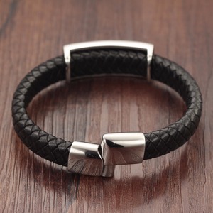 manera <span class=keywords><strong>del</strong></span> encanto <span class=keywords><strong>del</strong></span> cráneo <span class=keywords><strong>del</strong></span> acero inoxidable de los hombres de cuero hecho a mano trenzado cuero pulsera magnética - Product Image 3