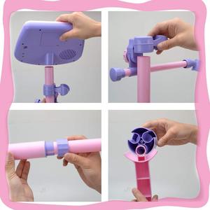 Microfono Karaoke per Bambini con Supporto Regolabile - Giocattolo Musicale Rosa con Funzione Musicale Esterna e Luci Lampeggianti - Product Image 5