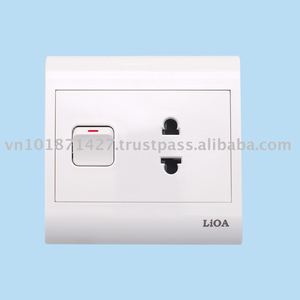 Interrupteur mural et prise - Product Image 1