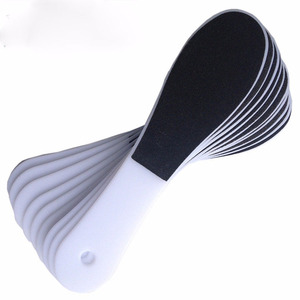 Rimuovi Calli Professionale, Strumento per <span class=keywords><strong>Pedicure</strong></span> con Manico Lungo, Lima per Piedi in Plastica Bianca con Carta Vetrata a Basso Prezzo - Product Image 1