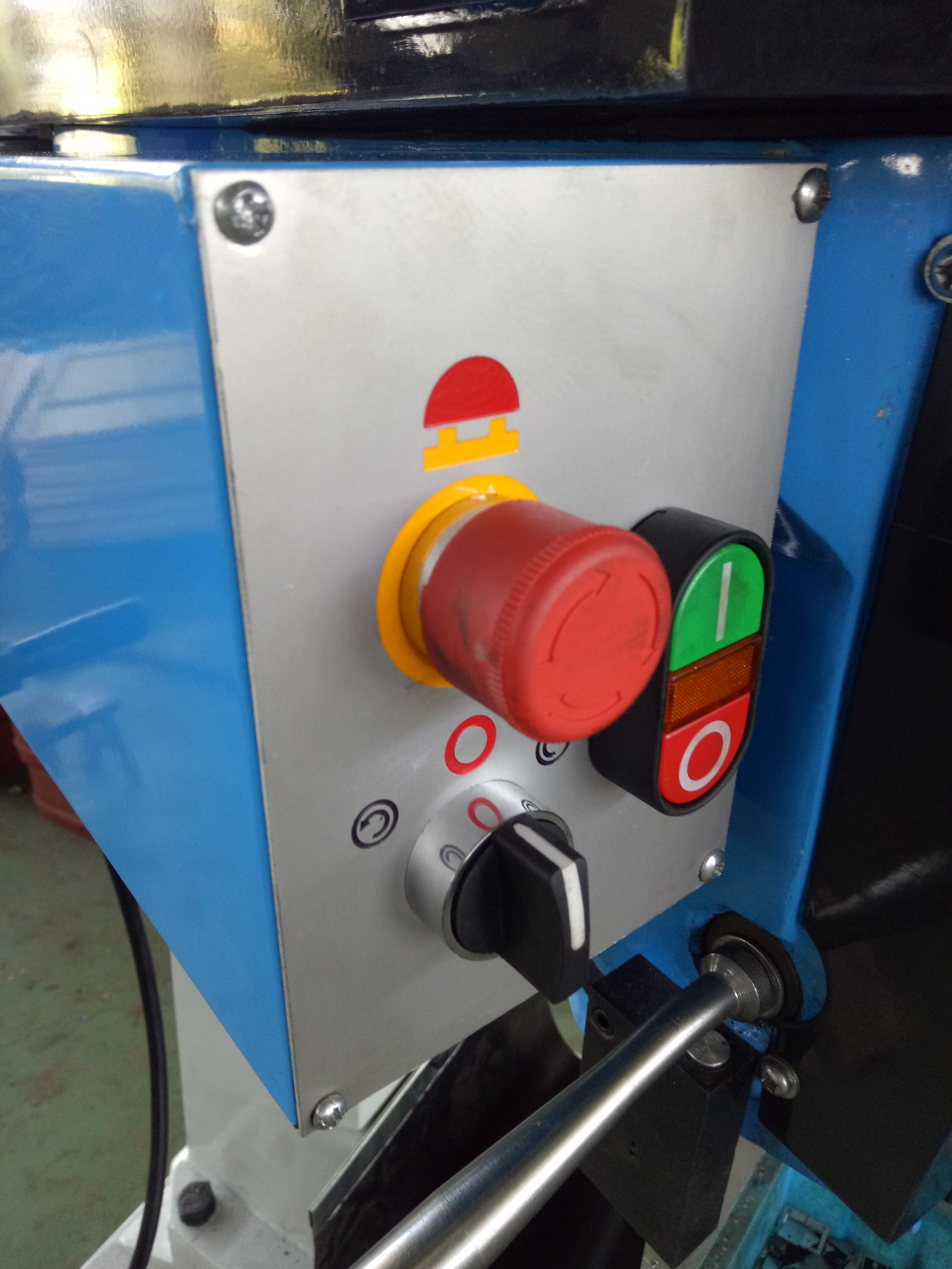 まるこ様 専用 ZAY7032ベルト駆動型および丸柱フライス盤 (中国製)| Alibaba.com