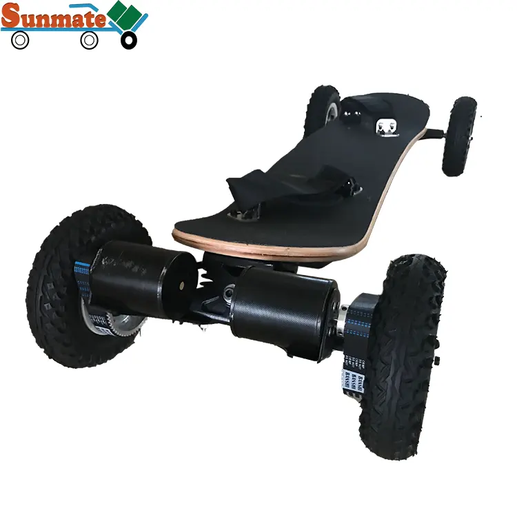 Esporte ao ar livre Novo Design Superb Tecnologia Longboard Skate Elétrico 2000w Dual Motors Diy Fibra De Carbono Preto 8 Polegada Remoto