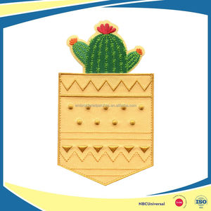 Bonito Bordado Patch Bolso MOAI design para acessórios de vestuário