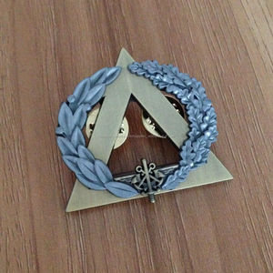 Regalos promocionales de letras de metal <span class=keywords><strong>pin</strong></span> insignia con color pintado - Product Image 3