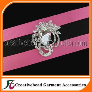 Belle élégante cristal Bling strass fleur broche gros <span class=keywords><strong>chez</strong></span> <span class=keywords><strong>les</strong></span> <span class=keywords><strong>filles</strong></span> chapeaux d'hiver - Product Image 5