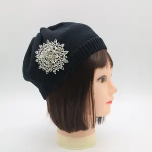 fashion plain high quality wholesale custom knit beret for woman with accessory