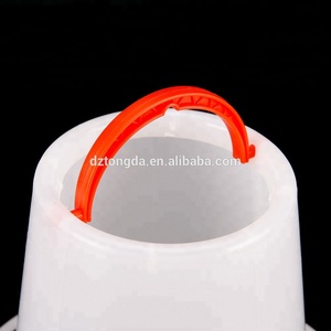 <span class=keywords><strong>Mangeoire</strong></span> en plastique rouge 1.5kg pour bébé poulet <span class=keywords><strong>poule</strong></span> volaille - Product Image 5