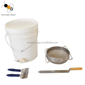 Factory price plastic bee tank white honey bucket beekeeping pail