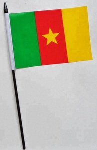 Cameroon ธงโบกมือป้ายผ้าไนลอนผ้าซาตินสีเขียวสีแดงสีเหลืองแบบถือด้วยมือออกแบบได้ตามต้องการ - Product Image 4