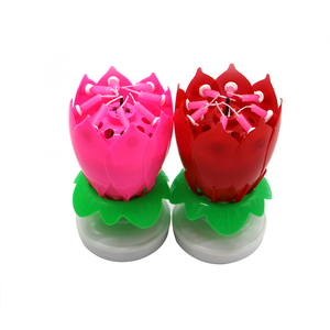 La rotazione a forma di rosa di calcio del crisantemo caldo del loto di vela fa ruotare la candela musicale di compleanno del fiore per la festa - Product Image 4