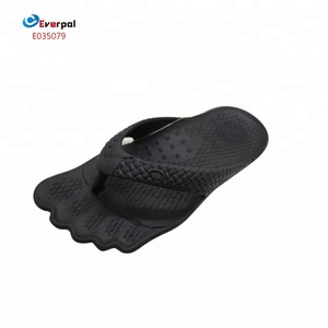Chaussons amusants en EVA pour <span class=keywords><strong>homme</strong></span> avec design en forme de pied - Product Image 1
