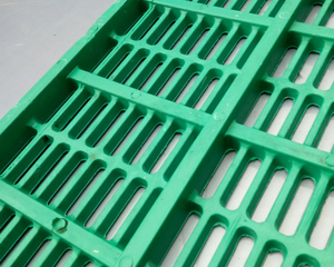 Pavimentazione per Allevamento Suini, Piastra Antipercolazione per Scrofe, Pavimento a Griglia in Plastica BMC per Suini - Product Image 2