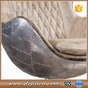 Nouveau Design Peau de Poney En Cuir Pivotant Chaise De Forme avec Dos Rivets En Cuir De Vachette Loft Industriel
