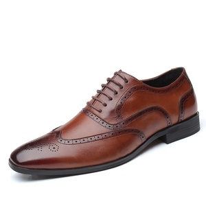 Vendita calda prezzo a buon mercato cina fabbrica stile classico per il tempo libero pu materiale superiore scarpe eleganti da uomo casual