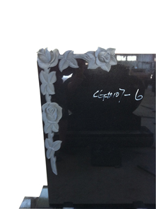 Diseño profesional <span class=keywords><strong>cementerio</strong></span> Uso de granito negro vertical lápidas <span class=keywords><strong>con</strong></span> <span class=keywords><strong>flores</strong></span> - Product Image 2