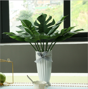Piccole foglie verdi artificiali di Monstera di alta qualità per la laurea e la vegetazione decorativa di Halloween - Product Image 2
