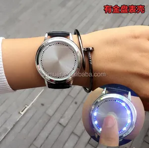 Newestデザインクリエイティブ腕時計女の子腕時計カップルの腕時計