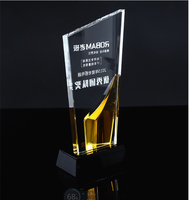 Trophée en cristal de style le plus récent, prix en cristal personnalisés, plaque en cristal fantaisie avec logo gravé