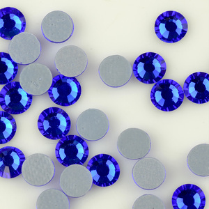 Mélanger <span class=keywords><strong>les</strong></span> couleurs et tailles saphir strass correctif, Perles de verre de fer sur le dos plat en porcelaine - Product Image 1