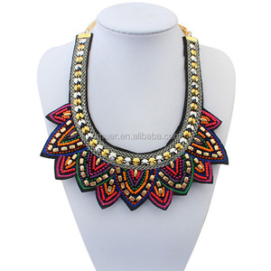 Collar falso de lentejuelas exageradas occidentales hecho a mano - Product Image 4