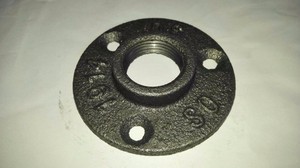 เห<span class=keywords><strong>ล</strong></span>็กดำอุตสาหกรรมห้องใต้ห<span class=keywords><strong>ล</strong></span>ังคาท่อ Handrail สำหรับบันไดหน้าแปลนเหล็กสีดำอ่อน3/4นิ้วมี3รูเพื่อให้การสนับสนุนผนัง - Product Image 2