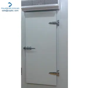 경첩을 가진 찬 방 문에 사용되는 폴리우레탄 클래딩 패널