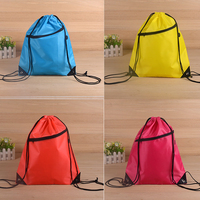Sac à dos promotionnel personnalisé en polyester 210D imperméable noir avec cordon de serrage, poche zippée et logo – Idéal pour le sport et les cadeaux