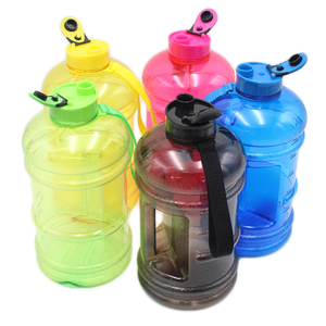 Bouteille d'eau de sport de grande capacité en plastique sans BPA portable de 2,2 L de couleur mélangée - Product Image 3