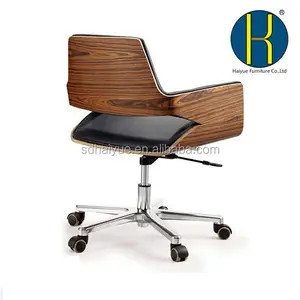 Scocca in legno di palissandro in legno di noce in pelle nera con schienale alto sedia da ufficio