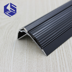 Distinctif bullnose insert en caoutchouc en <span class=keywords><strong>aluminium</strong></span> <span class=keywords><strong>escalier</strong></span> <span class=keywords><strong>nez</strong></span> métal <span class=keywords><strong>nez</strong></span> <span class=keywords><strong>de</strong></span> <span class=keywords><strong>marche</strong></span> - Product Image 2