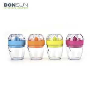 Portable plastic Lemon Orange Squeezer juicer