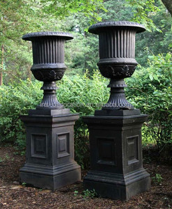 Traditional <strong>Outdoor</strong> <strong>Tall</strong> <strong>Plant</strong> <strong>Pots</strong> - Product Image 1