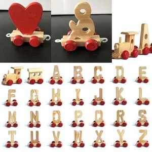 Treno Alfabetico in Legno, Accessorio per Gioielli - Product Image 3