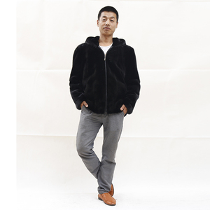 Chaqueta de piel de visón real con capucha de invierno estilo europeo hermoso negro con capucha para los hombres - Product Image 3