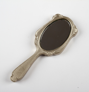 El aynaları, dekoratif ile dayanıklı reçine malzemelerden hazırlanmış karmaşık süslü tasarımlara sahiptir. - Product Image 5