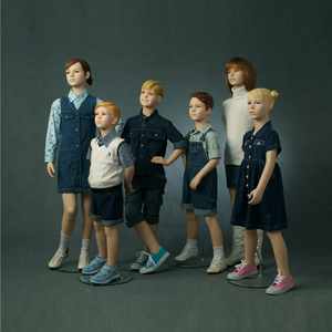 Maniquí Infantil Realista para Exhibición en Escaparates - Product Image 1