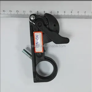 round spring toggling clip for tannery skin