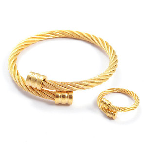 Conjunto de Joyería de Oro de 24k con Brazalete y Anillo de Cable, Acero Inoxidable Aceon, Conjuntos de Joyería Africana de Moda de Yiwu, Chapado en Oro de 18k, CN;ZHE - Product Image 1
