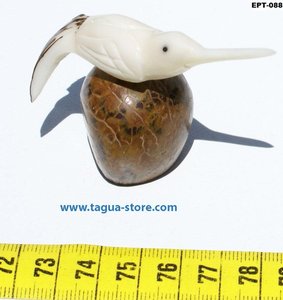 Colibri Figurine Collection Sculpté À La Main Colibri Sculpture Statue Oiseau Tagua Noix Décor Animal Nautique Équatorien Conception - Product Image 3