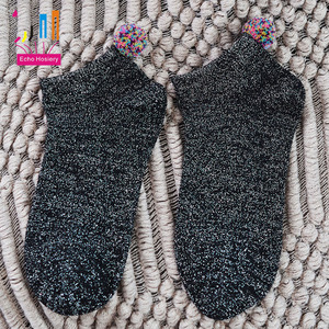 Venta al por mayor en <span class=keywords><strong>tres</strong></span> dimensiones Bola <span class=keywords><strong>de</strong></span> Pelo decoración <span class=keywords><strong>de</strong></span> punto <span class=keywords><strong>mujeres</strong></span> calcetines <span class=keywords><strong>de</strong></span> verano - Product Image 4