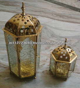 Linterna de vela elegante de mesa hecha de latón y vidrio para decoración del hogar decoración de boda - Product Image 1