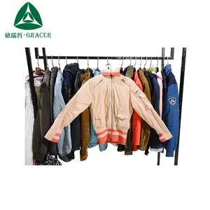 Высококачественная Смешанная куртка б/у одежда в тюках цена б/у одежда