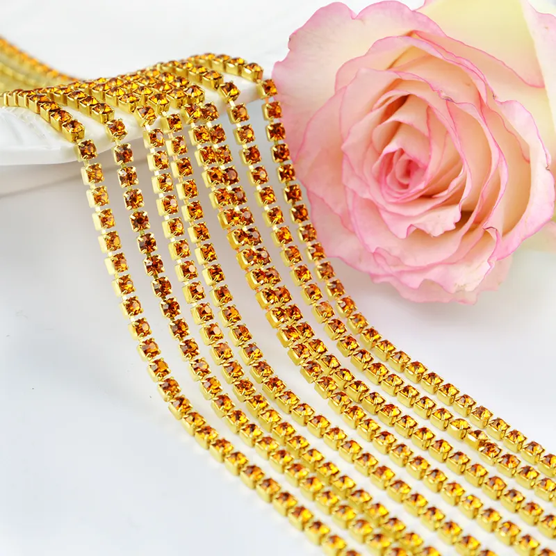 Rantai Cangkir Berlian Imitasi untuk Membuat Perhiasan Aksesori Garmen Perak Emas 4 Cakar Cangkir Kristal Berlian Imitasi Trim Batu Rantai Gulung