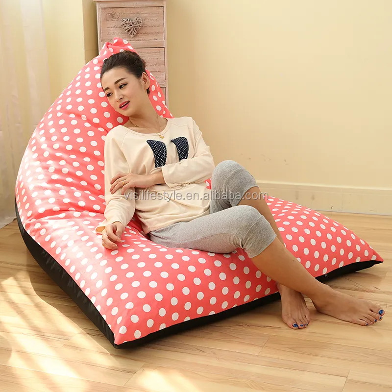 2015 hotsale rosa mit weißen punkt sitzsack lounge, dreieck billige sofa, polyester ecke sitzsack lounge fabrik